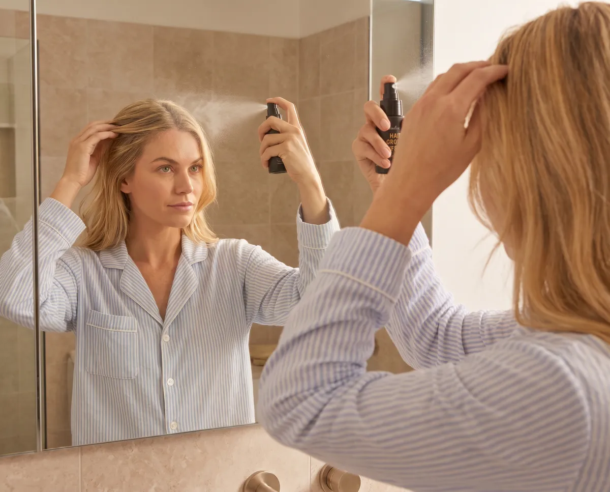 The daily one-minute routine in front of the mirror